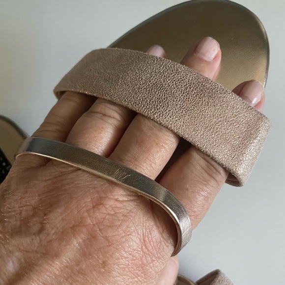 Sandals Size 9 - Picture 2 of 6